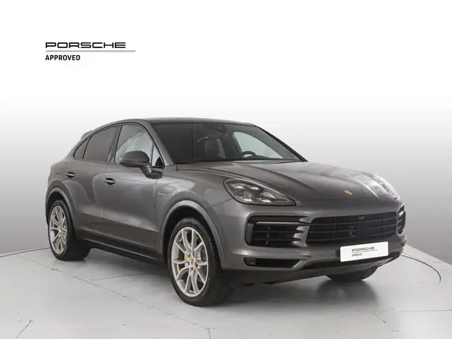 Porsche Cayenne view 7