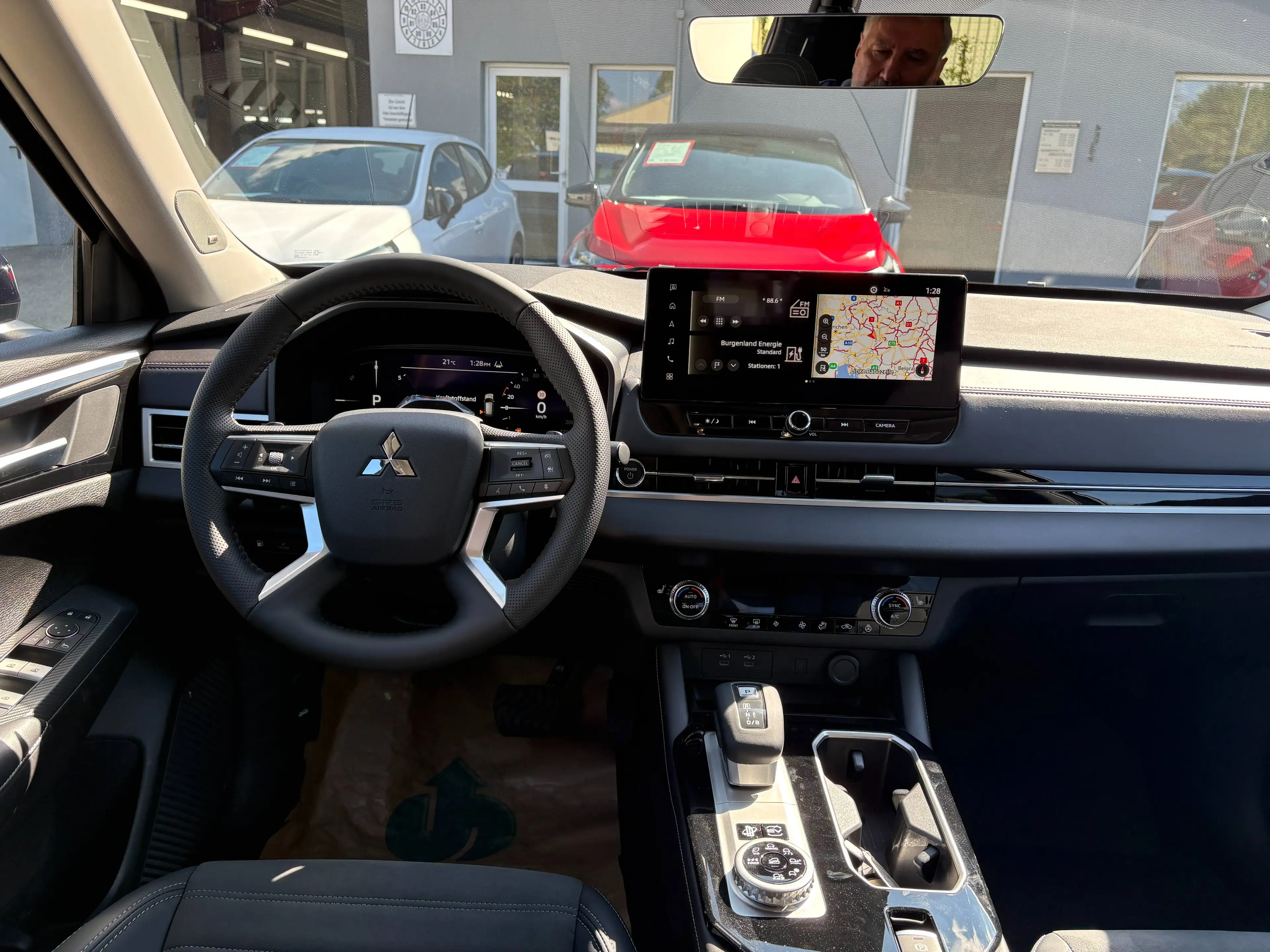 Mitsubishi Outlander 2,4 PHEV 4WD Invite Aut./incl. Winterräder — photo 9