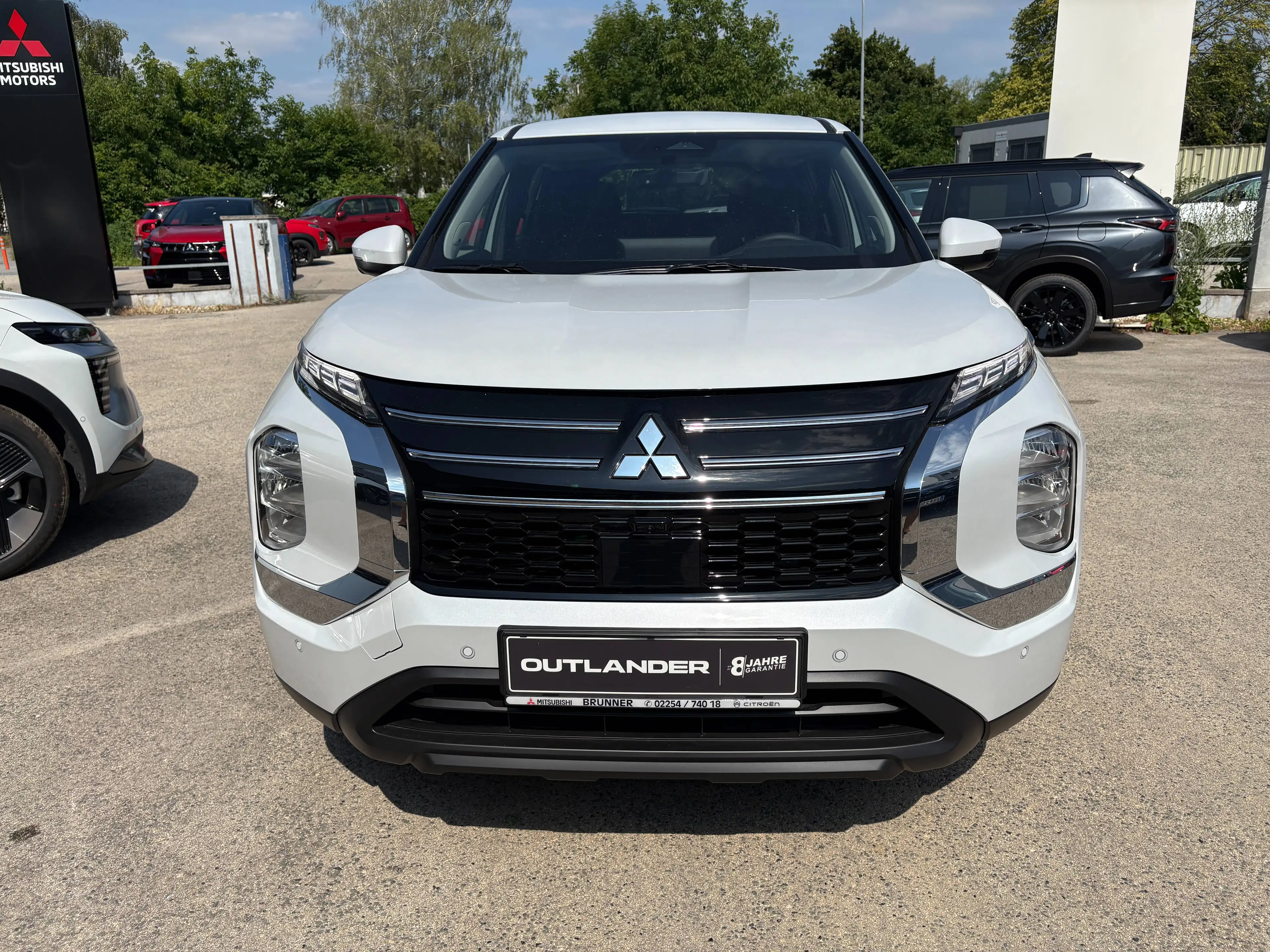 Mitsubishi Outlander 2,4 PHEV 4WD Invite Aut./incl. Winterräder — photo 2