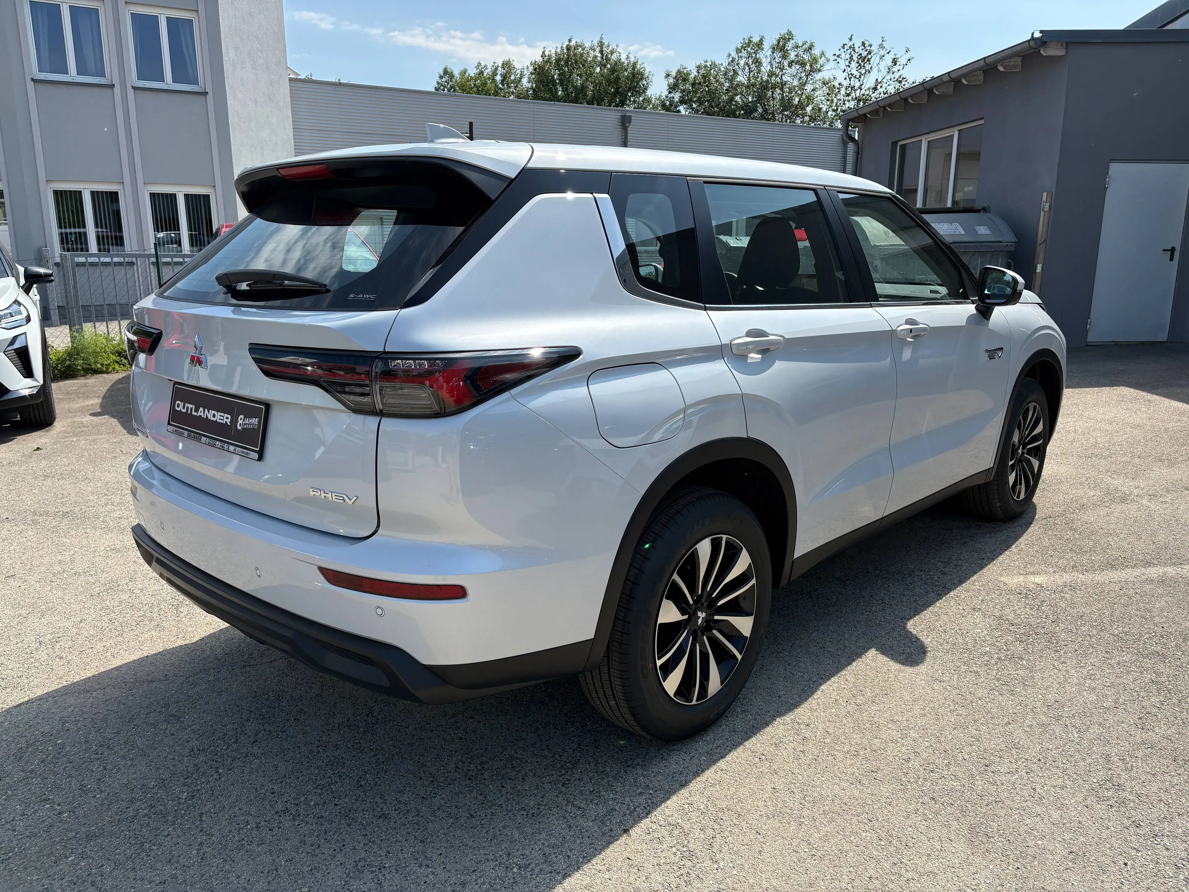 Mitsubishi Outlander 2,4 PHEV 4WD Invite Aut./incl. Winterräder — photo 7
