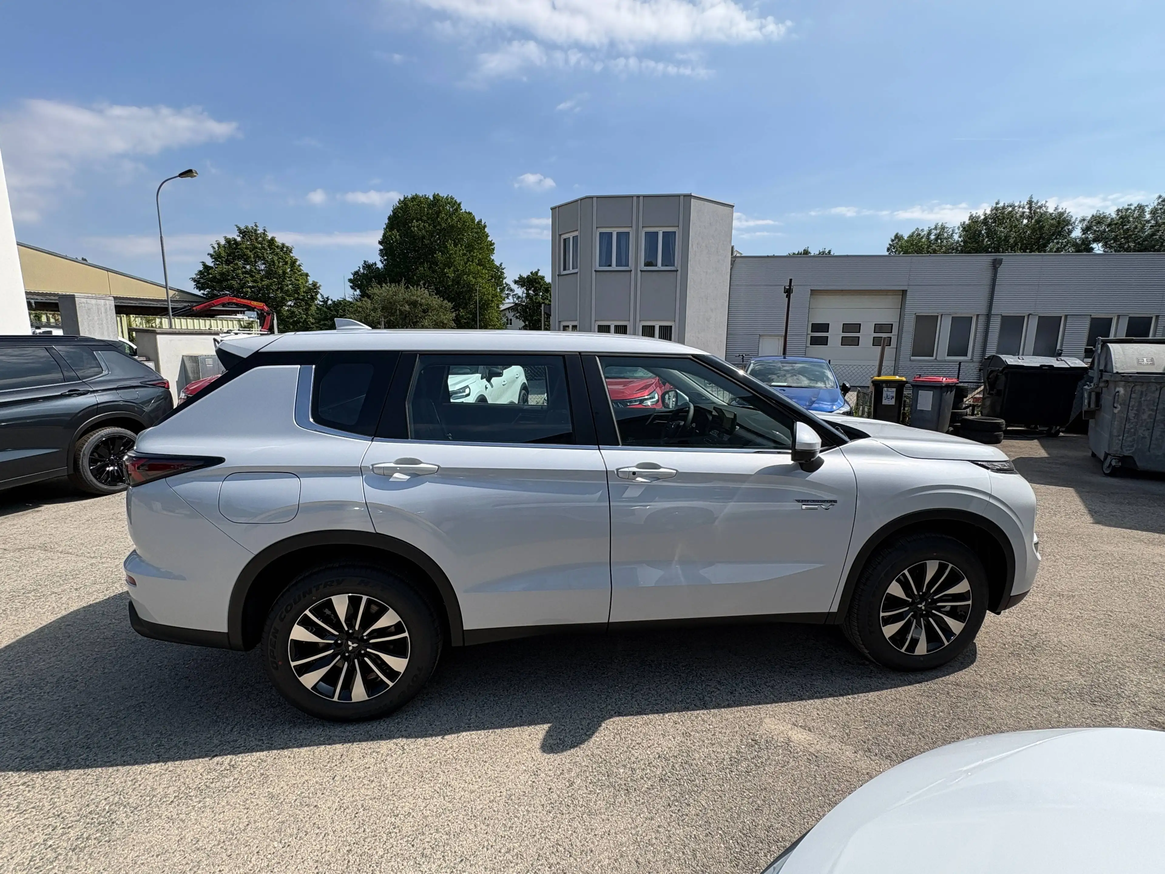 Mitsubishi Outlander 2,4 PHEV 4WD Invite Aut./incl. Winterräder — photo 8