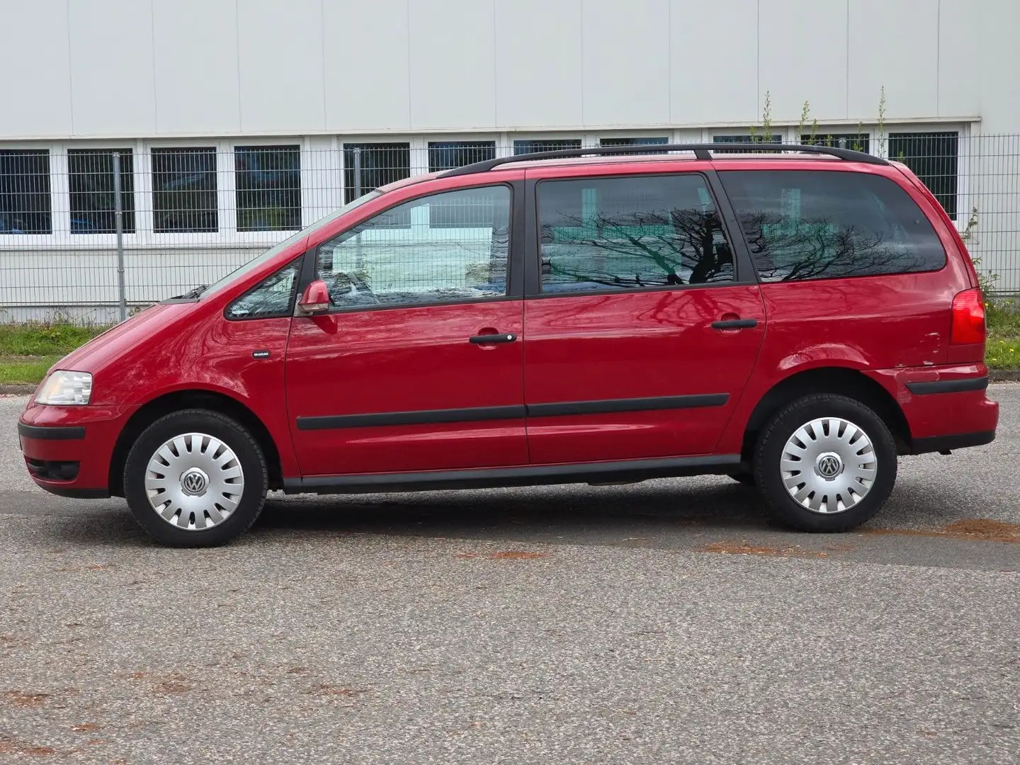 Volkswagen Sharan Trendline*HUNEU*AHK*KLIMA*7SITZE Rojo - 2