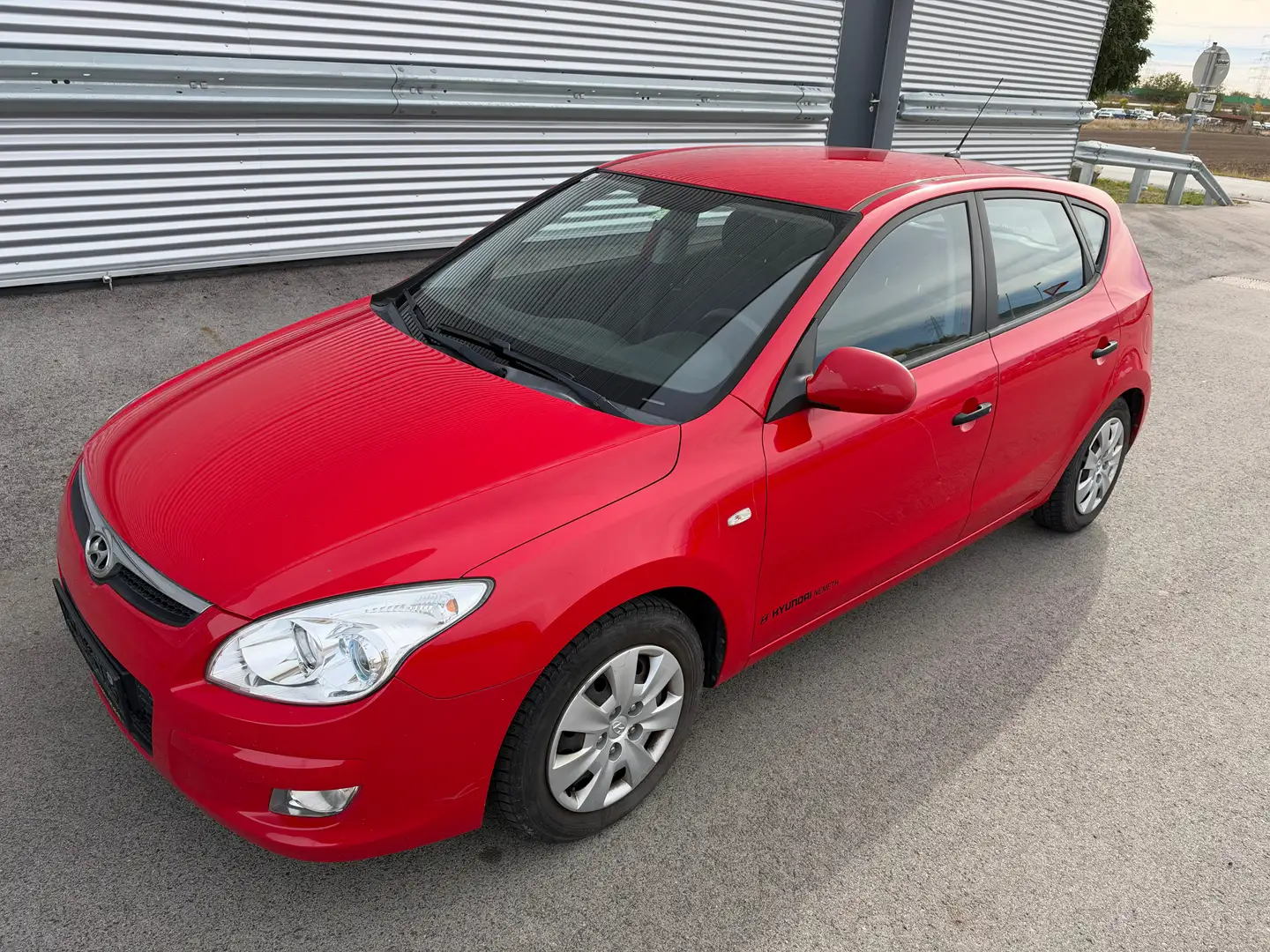 Hyundai i30 1,6 CRDi ID:4 Rot - 1