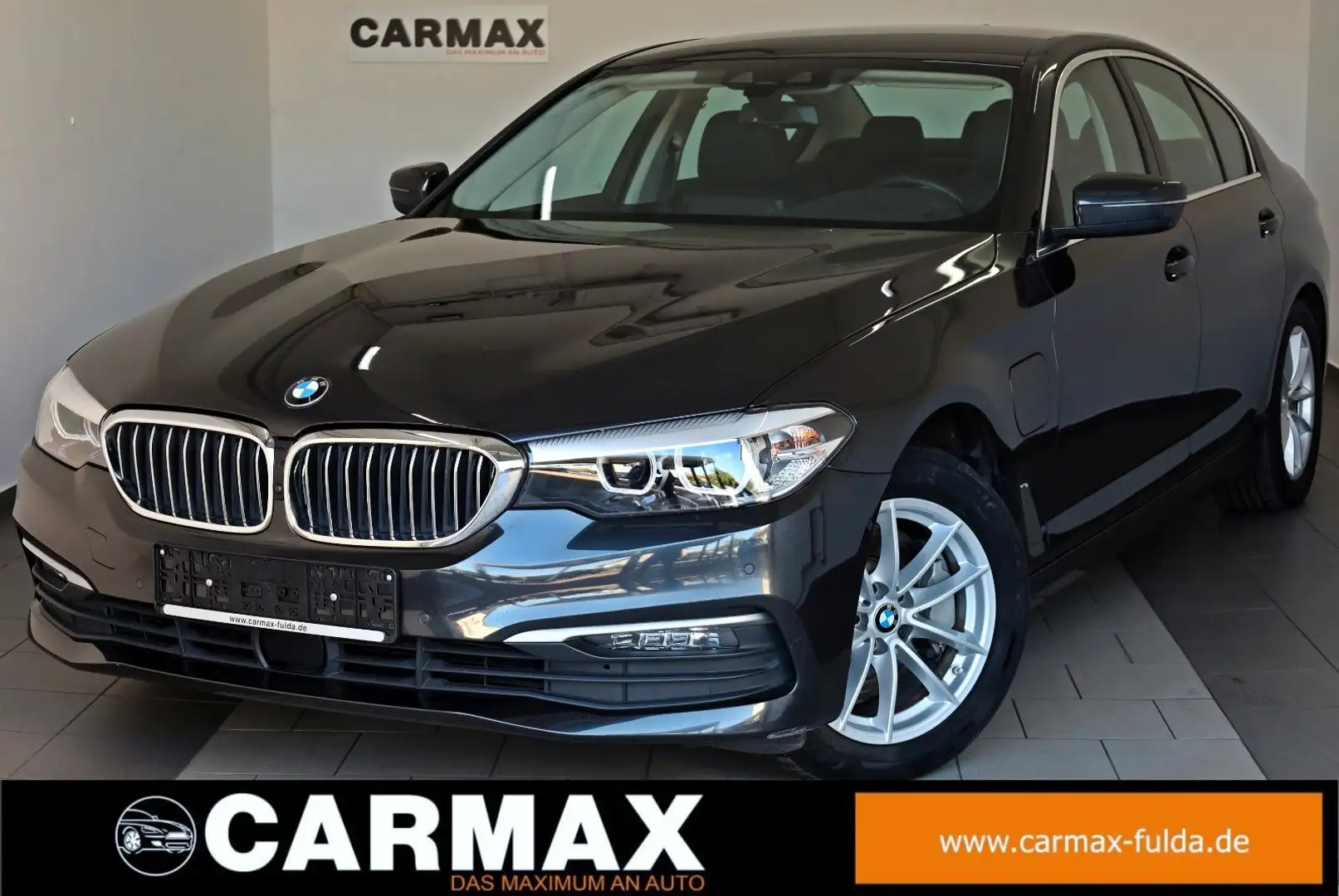 BMW 530 e Lim.,Leder,Navi,LED,360Kamera,SH,ACC Grau - 1