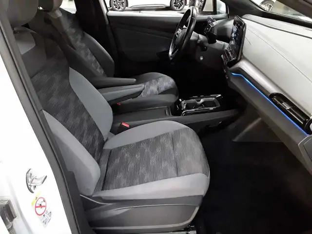 Volkswagen Id.5 view 8