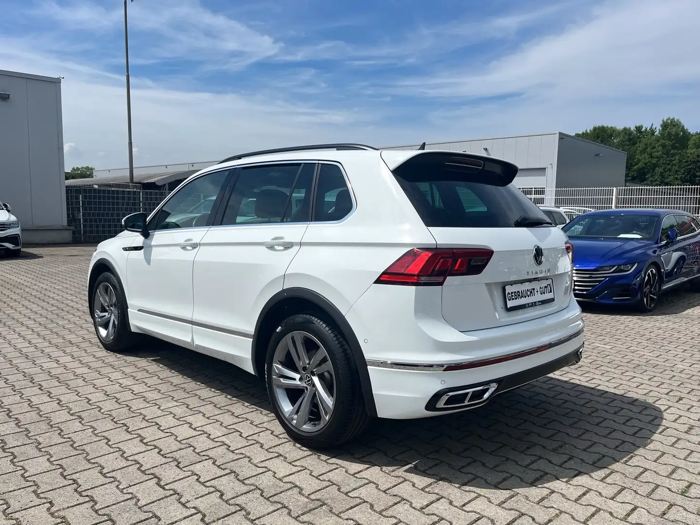 Volkswagen Tiguan R-Line 1.5 TSI DSG Navi HUD Kamera Weiß - 2