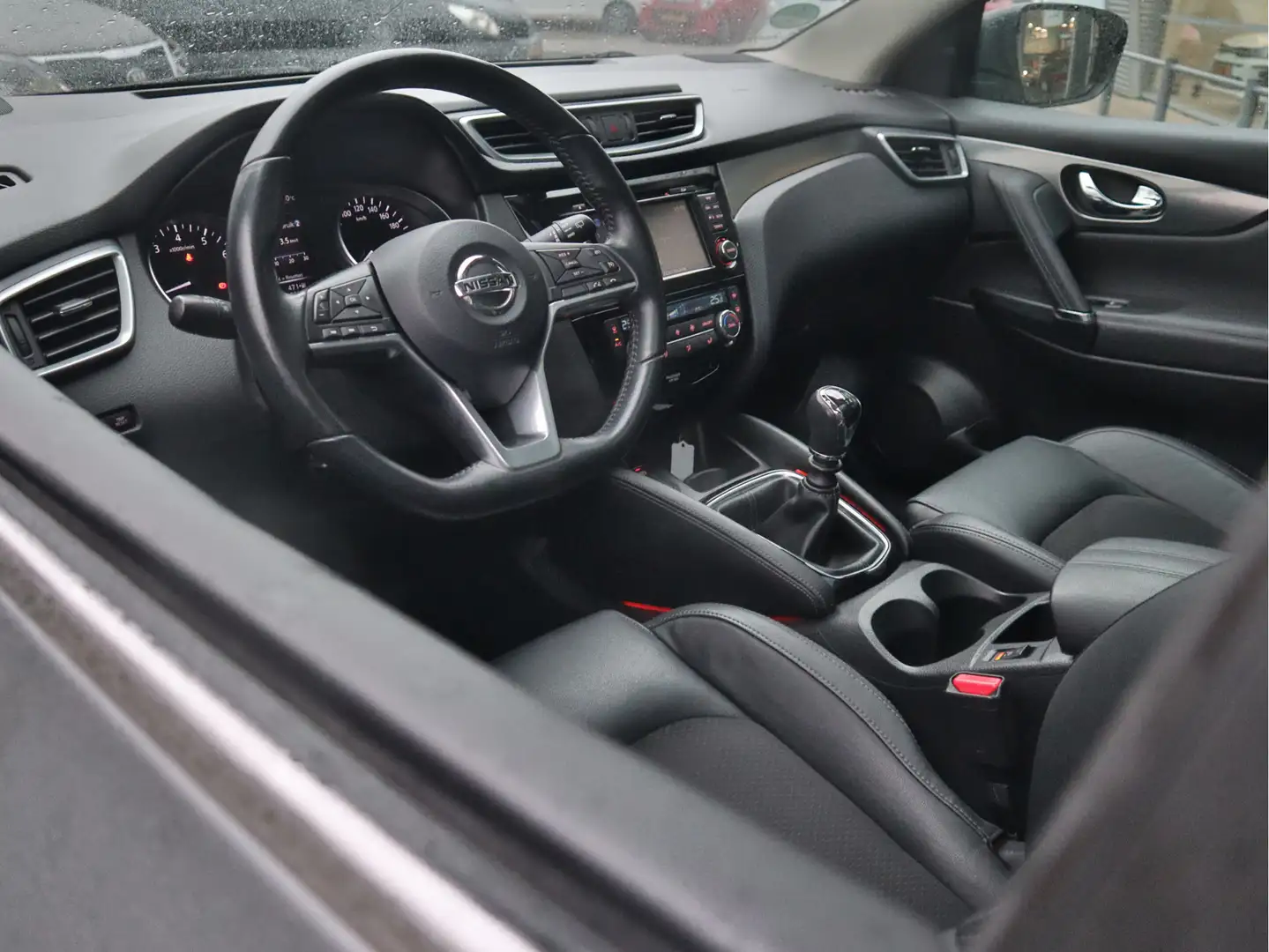 Nissan Qashqai 1.2 Tekna Navigatie | Bluetooth | Leder | Panorama Grijs - 2