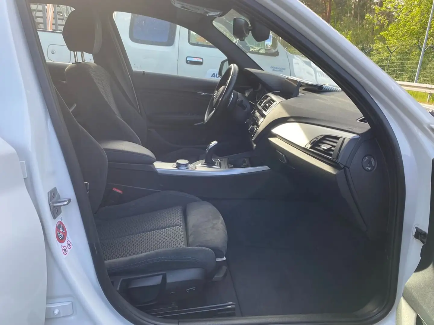 BMW 120 120i Aut. M Sport Blanc - 1