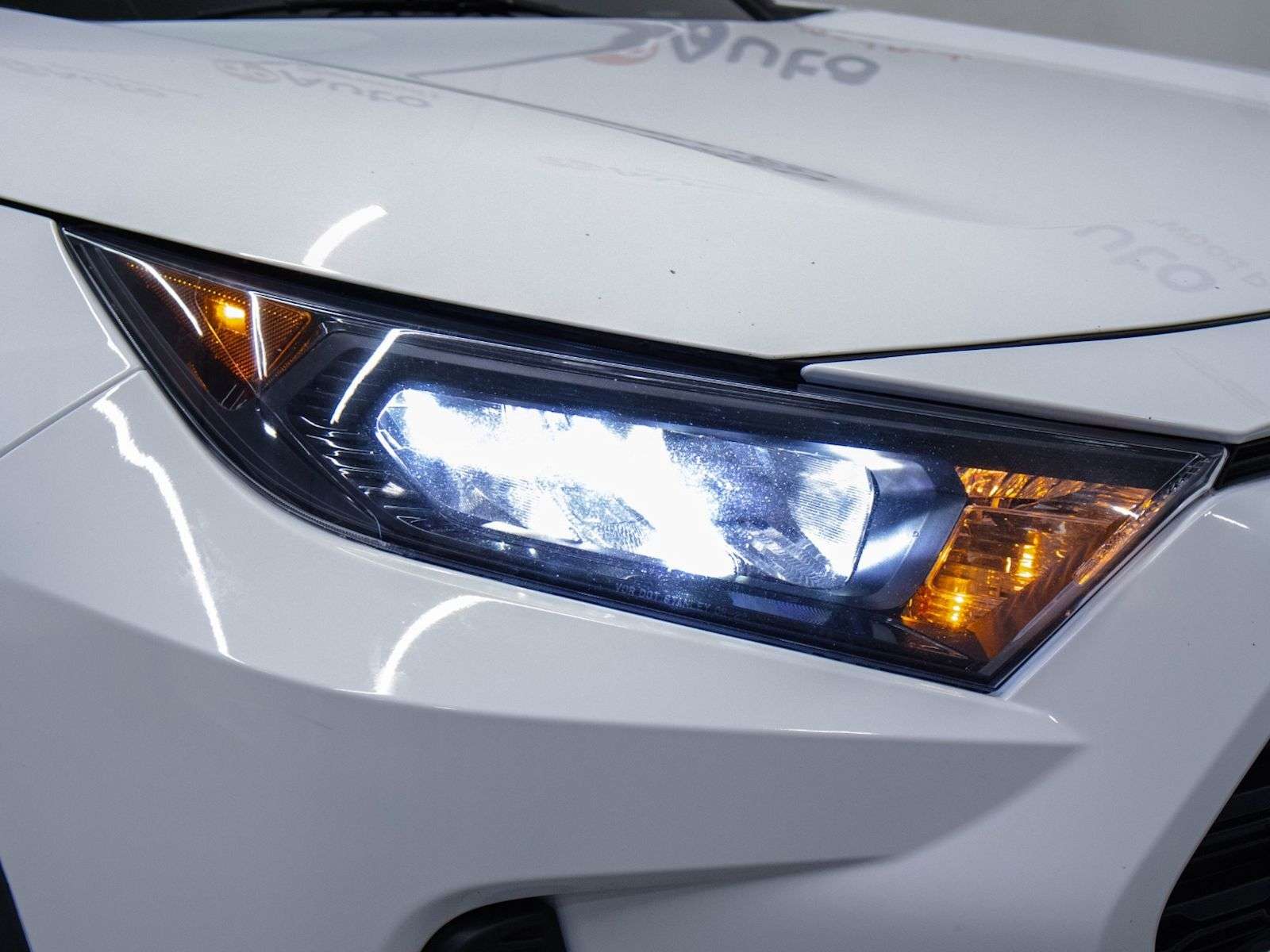 2021 Toyota RAV4 LE HEATED SEATS BACKUP CAMERA — снимка 1