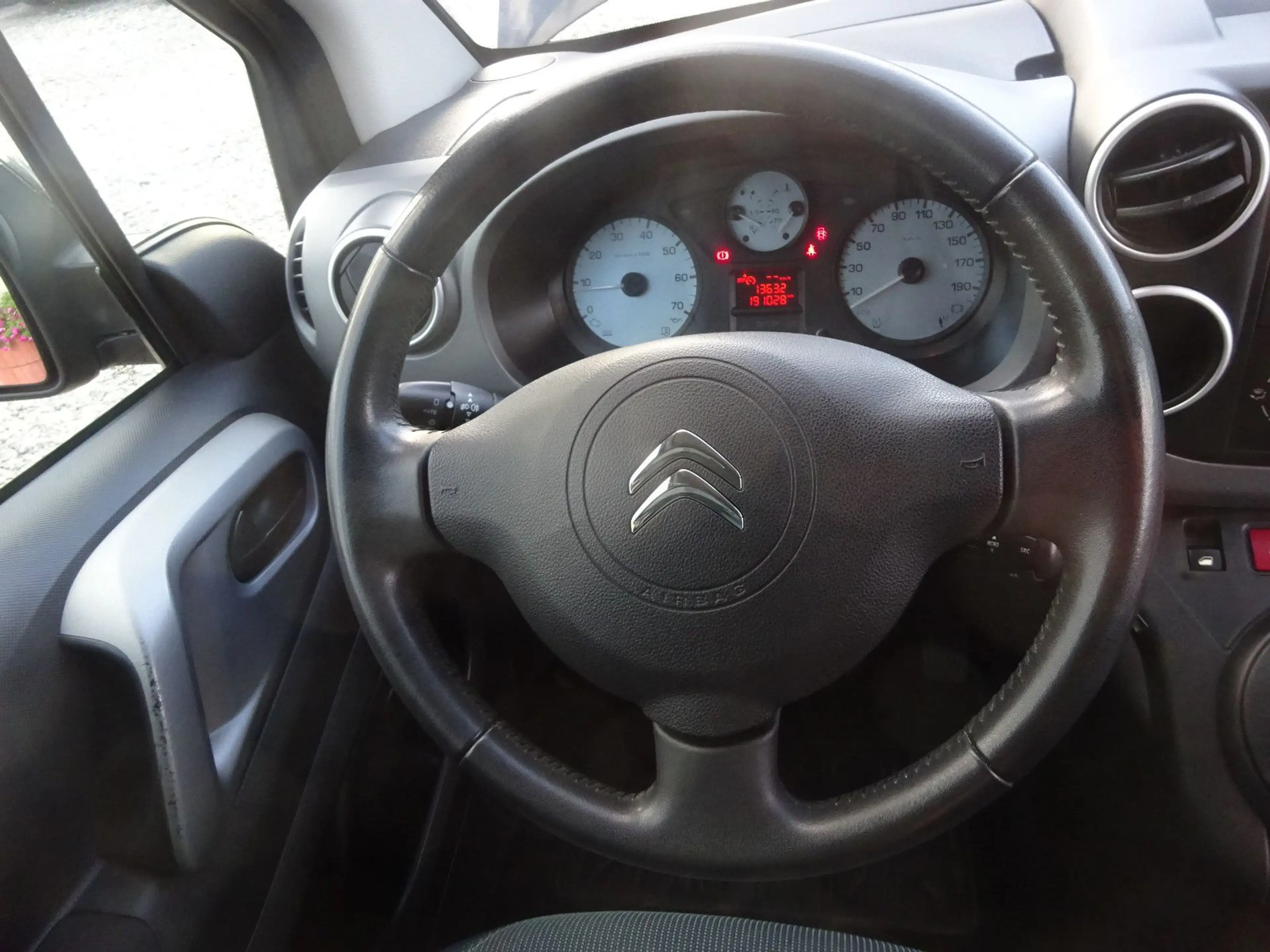 Citroen Berlingo 1.6 HDi Selection — photo 13