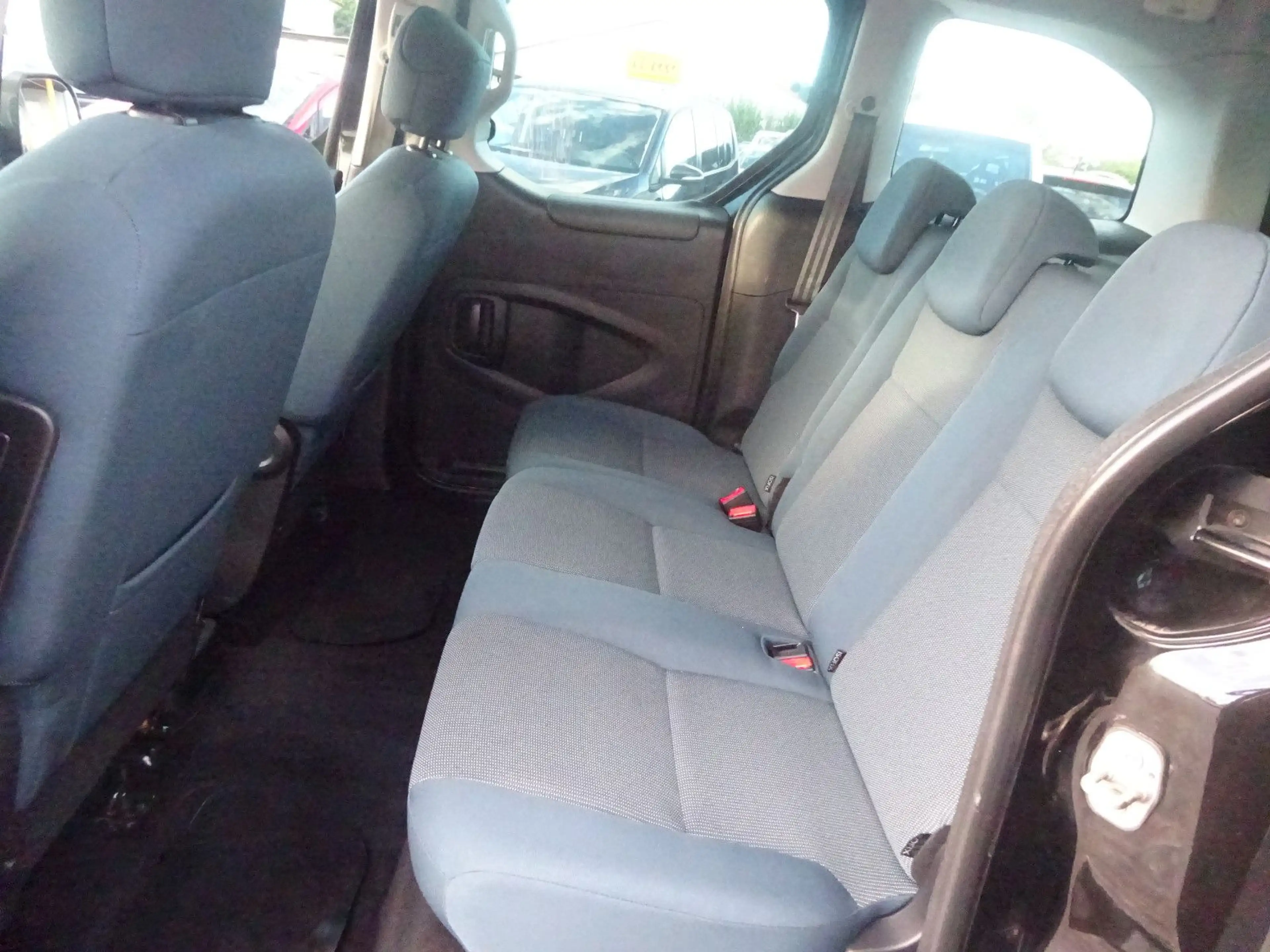 Citroen Berlingo 1.6 HDi Selection — photo 8