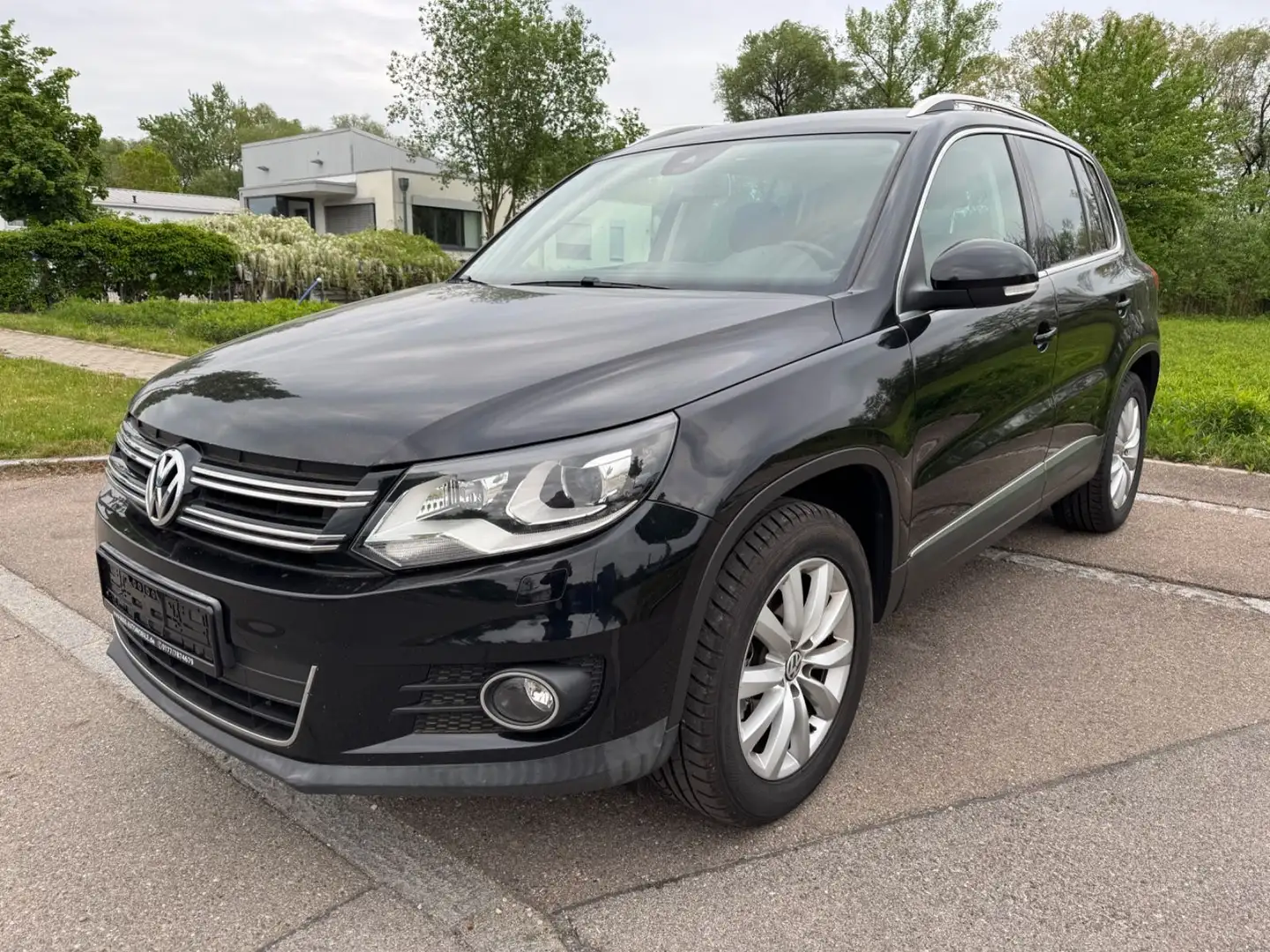 Volkswagen Tiguan 2.0 TDI DSG Sport & Style BMT 4Motion AHK Nero - 1