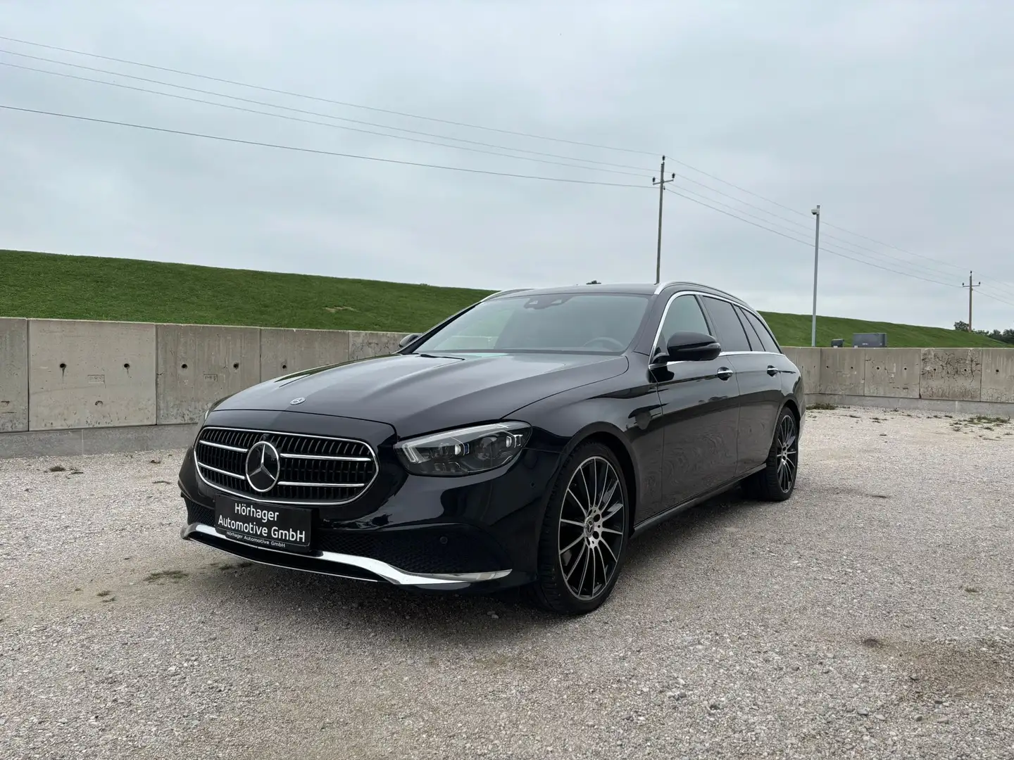 Mercedes-Benz E 220 E 220 d 4Matic (213.205) Schwarz - 2