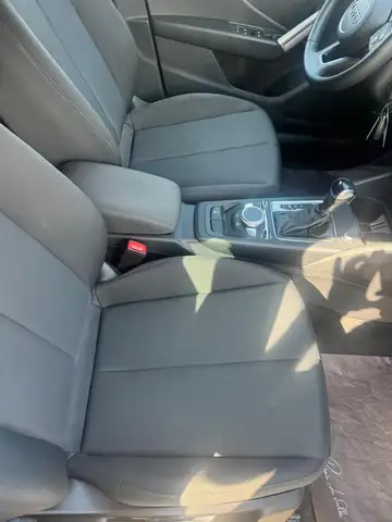 Audi Q2 view 7