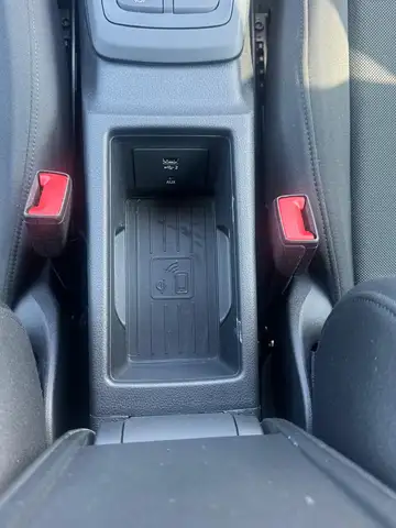 Audi Q2 view 8