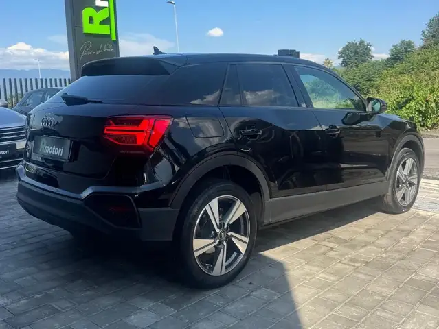 Audi Q2 view 12