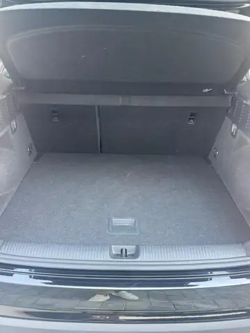Audi Q2 view 9