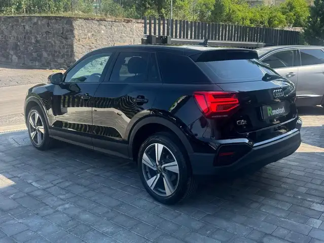 Audi Q2 view 11