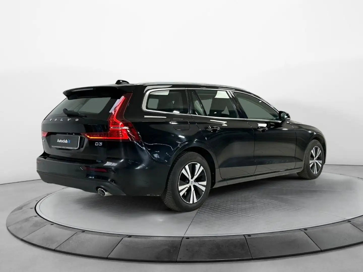 Volvo V60 D3 Momentum Business Nero - 2