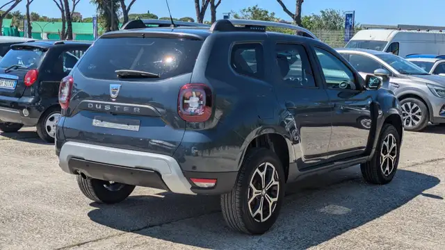 Dacia Duster view 3