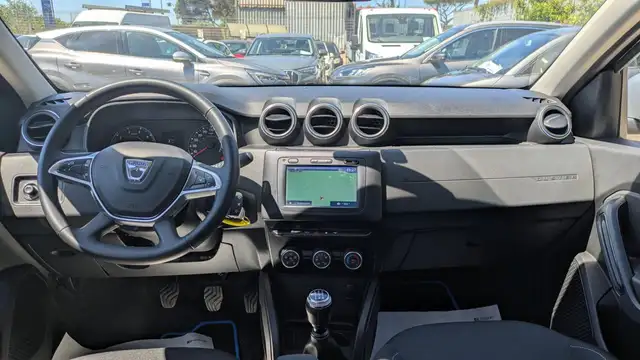 Dacia Duster view 6