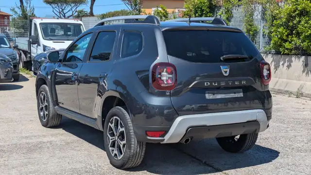 Dacia Duster view 4