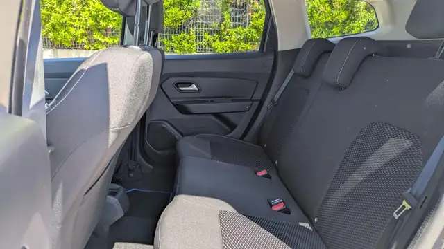 Dacia Duster view 14