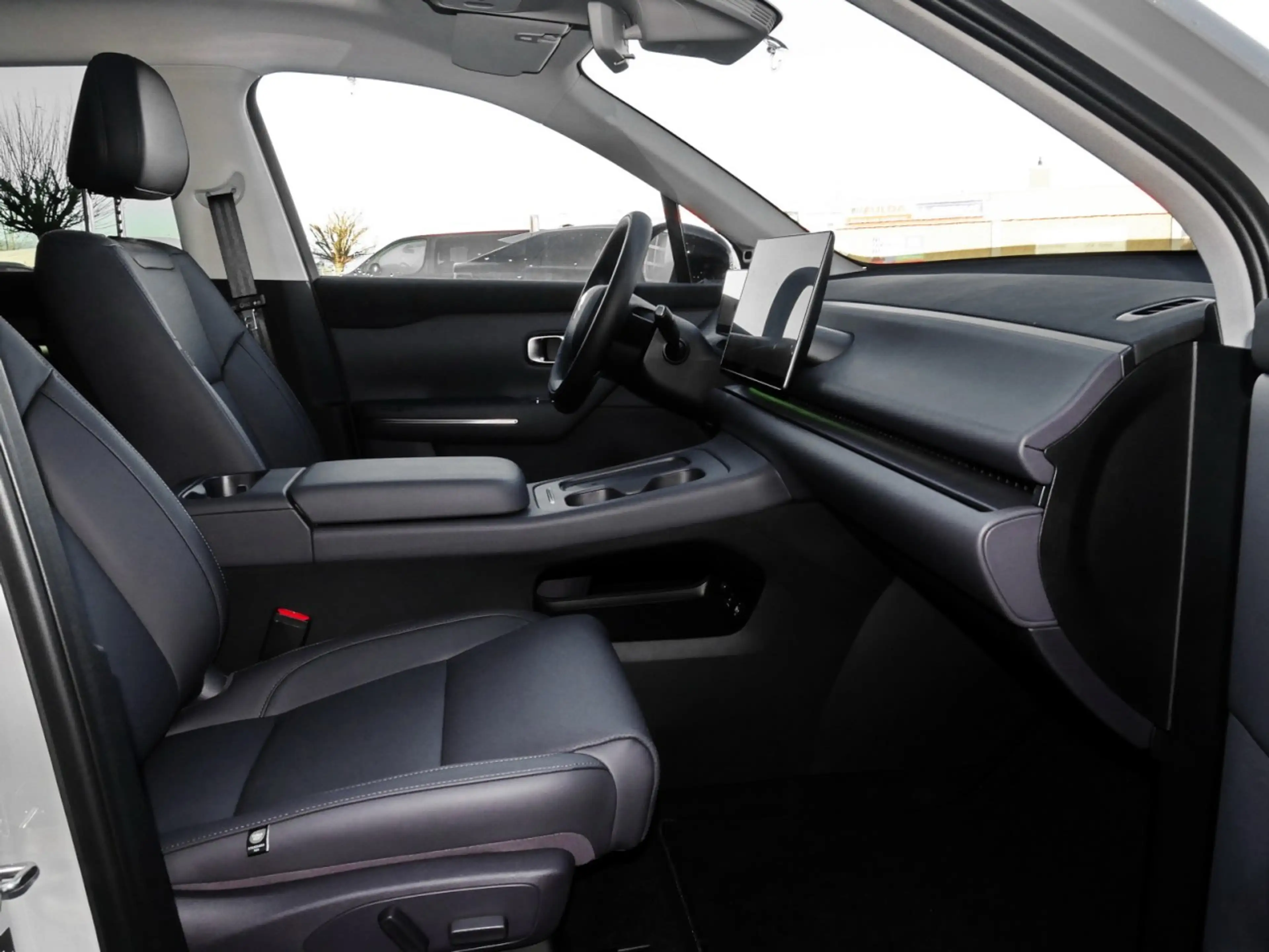 Leapmotor C10 MY25 Design REEV 360-Grad-Kamera+ACC+Navi Klima — photo 4