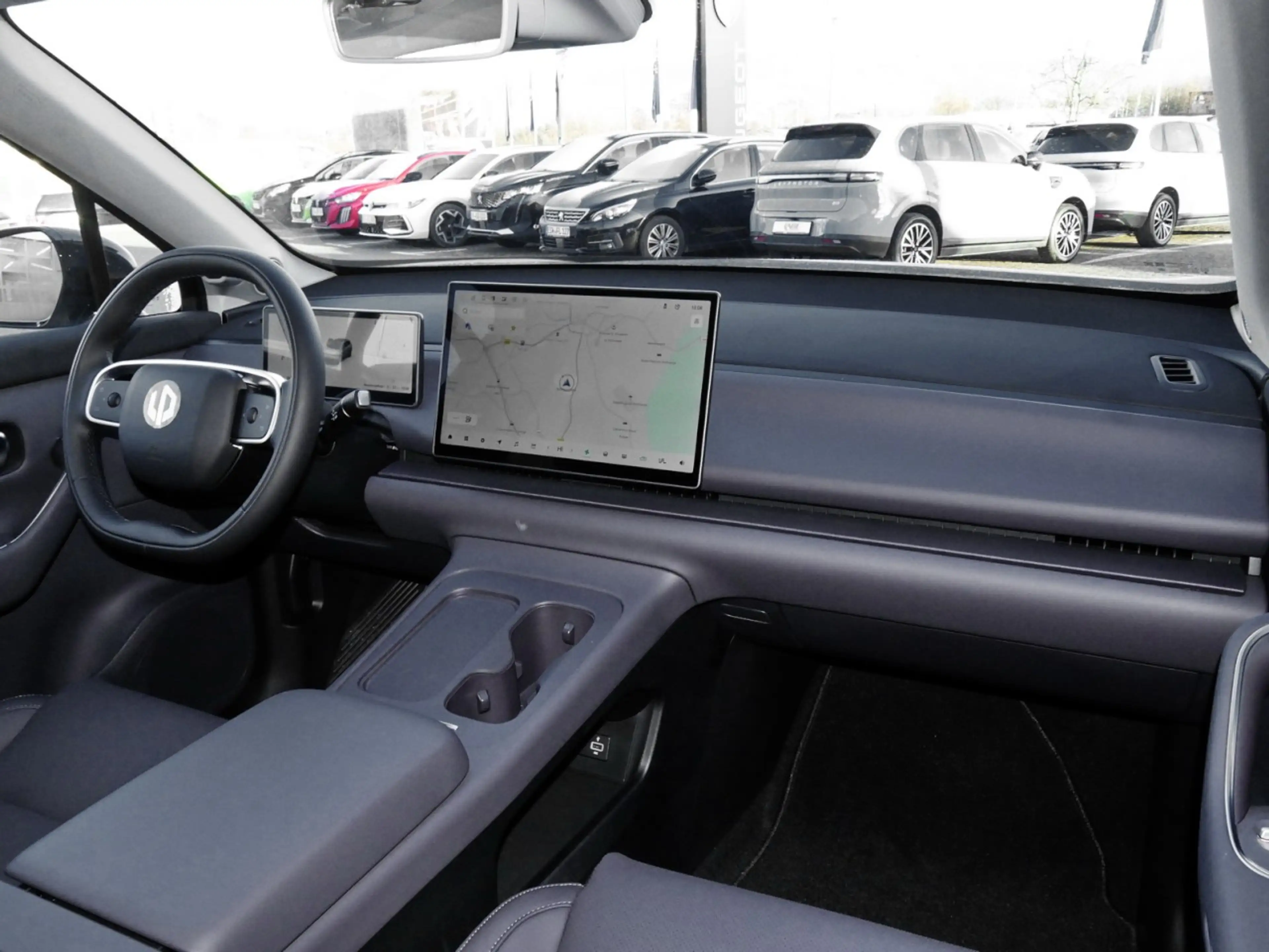 Leapmotor C10 MY25 Design REEV 360-Grad-Kamera+ACC+Navi Klima — photo 5