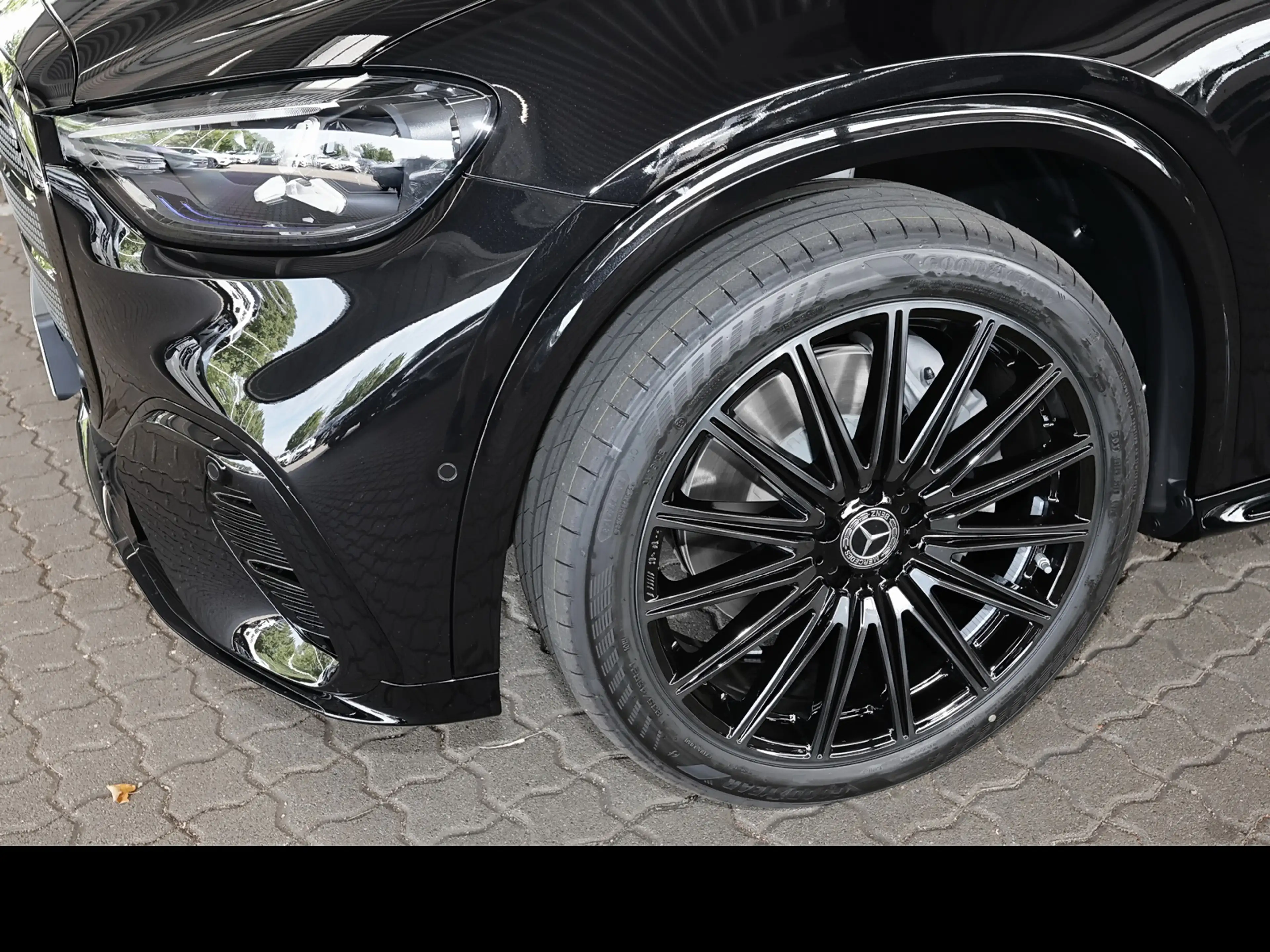 Mercedes-Benz GLC 400 4M elektrisch AMG MBUX+RüKam+DIG-LED+AHK — photo 4