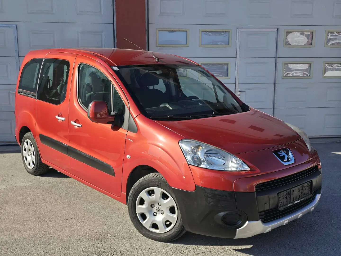 Peugeot Partner Tepee Comfort 1,6 16V *Pickerl NEU* Rot - 2