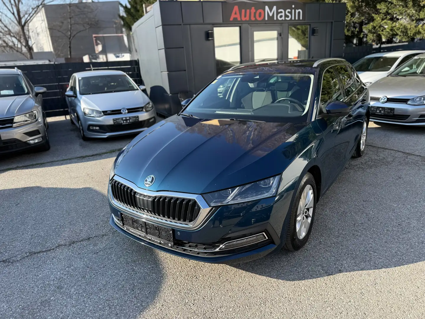 Skoda Octavia Octavia Combi 2,0 TDI Business DSG Blau - 1