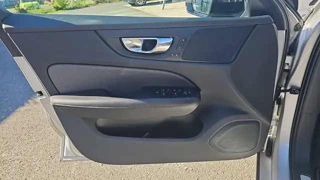 Volvo S60 view 7