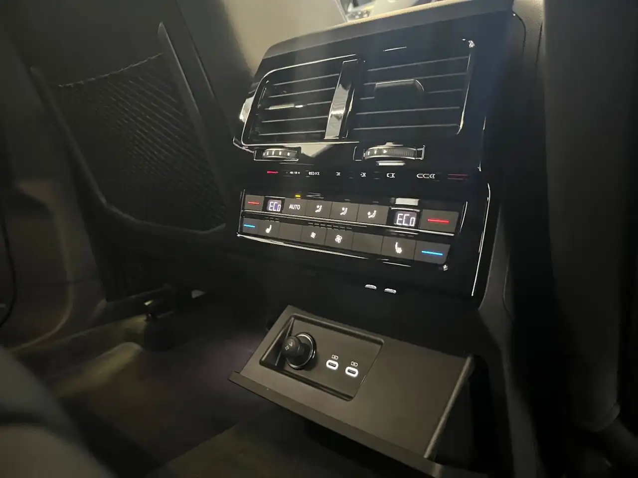 Volkswagen Touareg R 3,0 eHybrid 4MOTION AHK Dynaudio 0,5 S 15