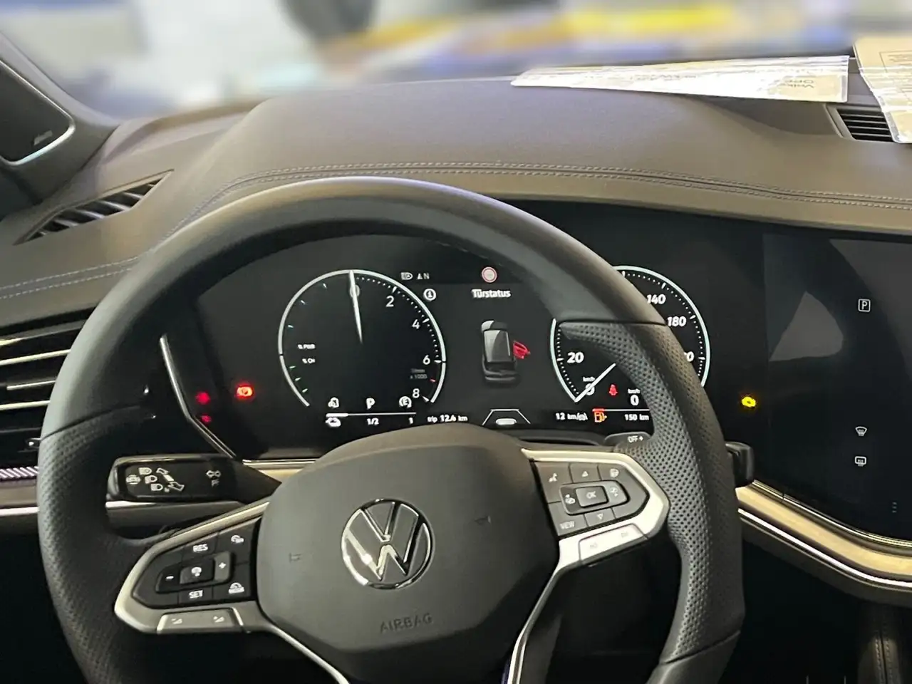 Volkswagen Touareg R 3,0 eHybrid 4MOTION AHK Dynaudio 0,5 S 10