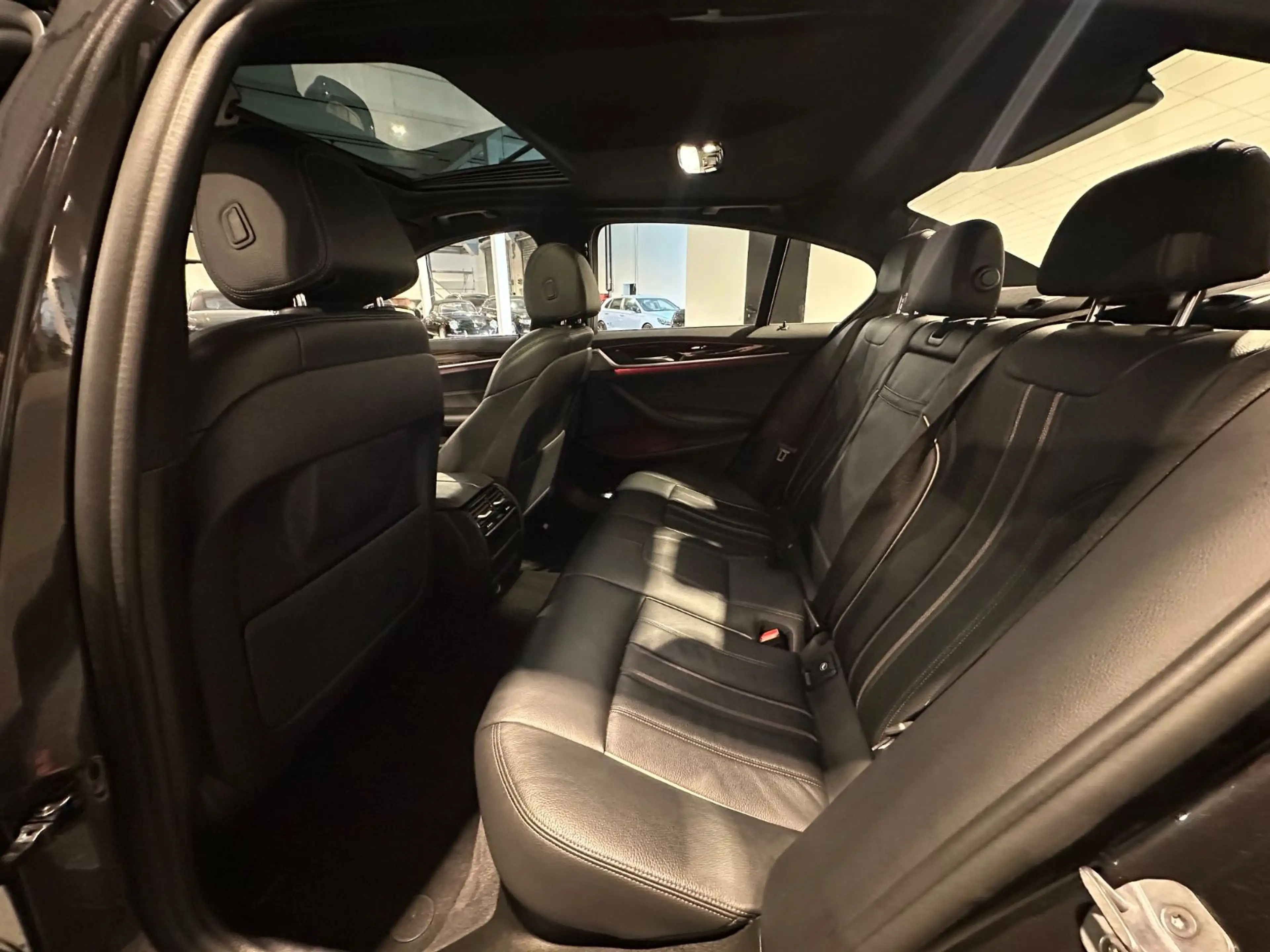 BMW 530 i Sport Line*Schiebed.,Leder,ACC,Leder,Navi* — photo 15
