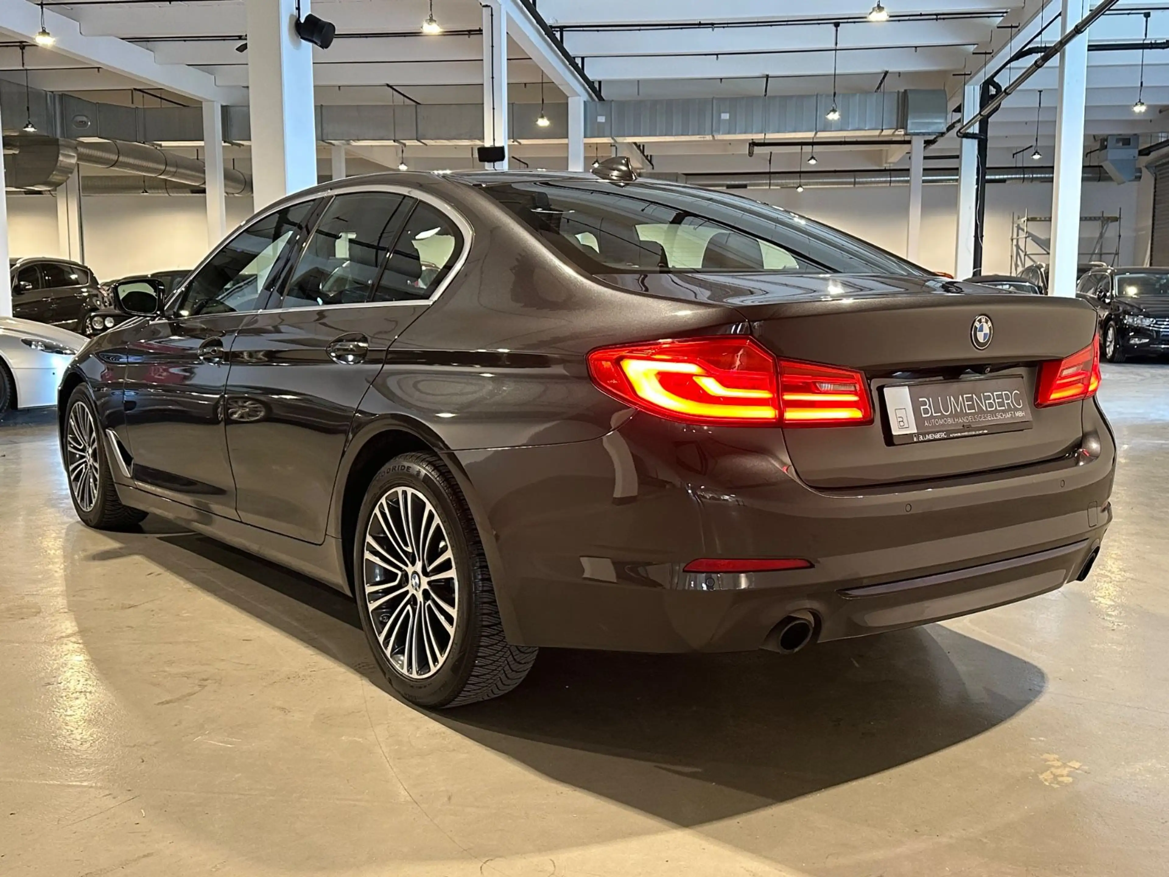 BMW 530 i Sport Line*Schiebed.,Leder,ACC,Leder,Navi* — photo 3