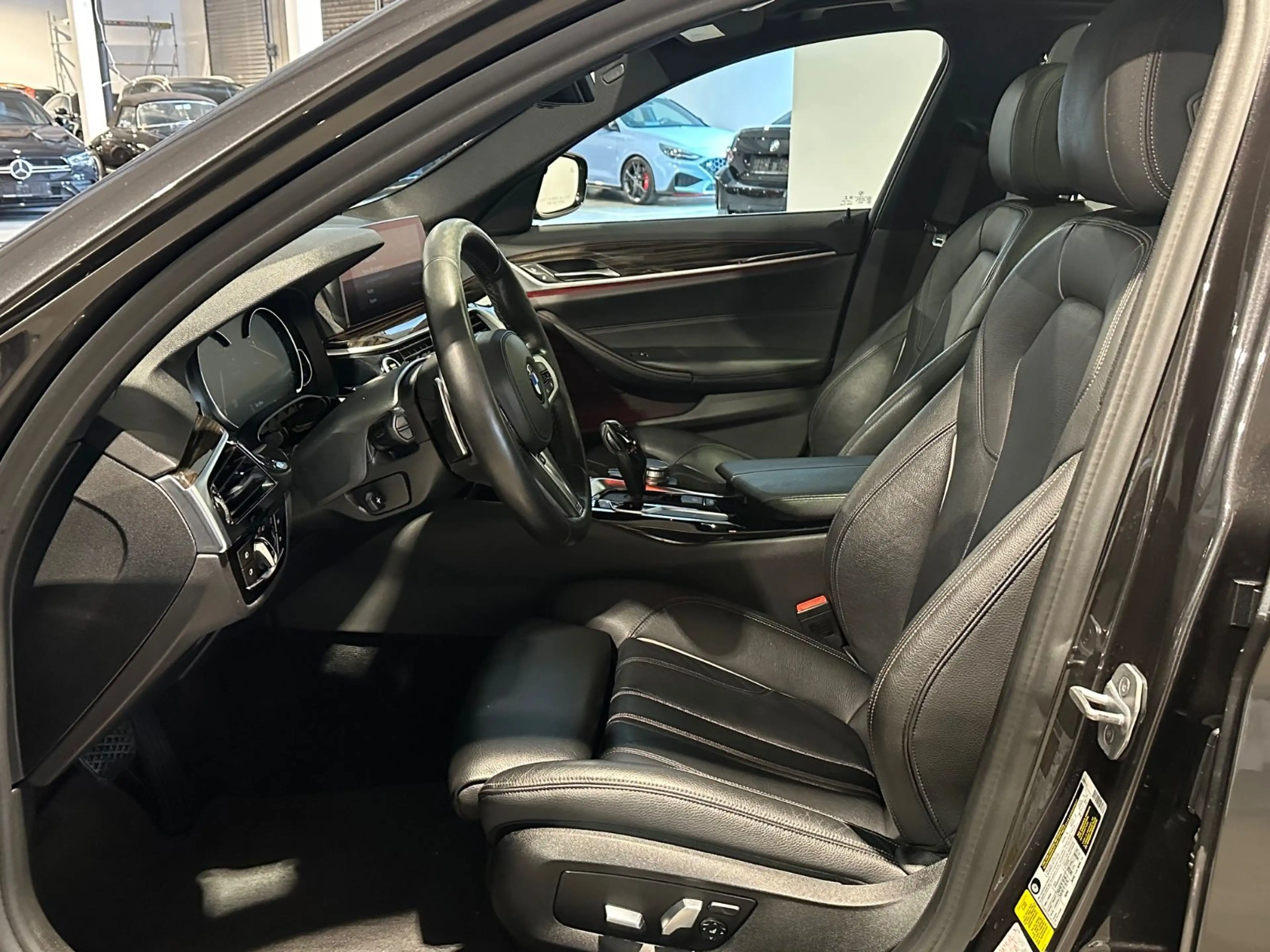 BMW 530 i Sport Line*Schiebed.,Leder,ACC,Leder,Navi* — photo 7