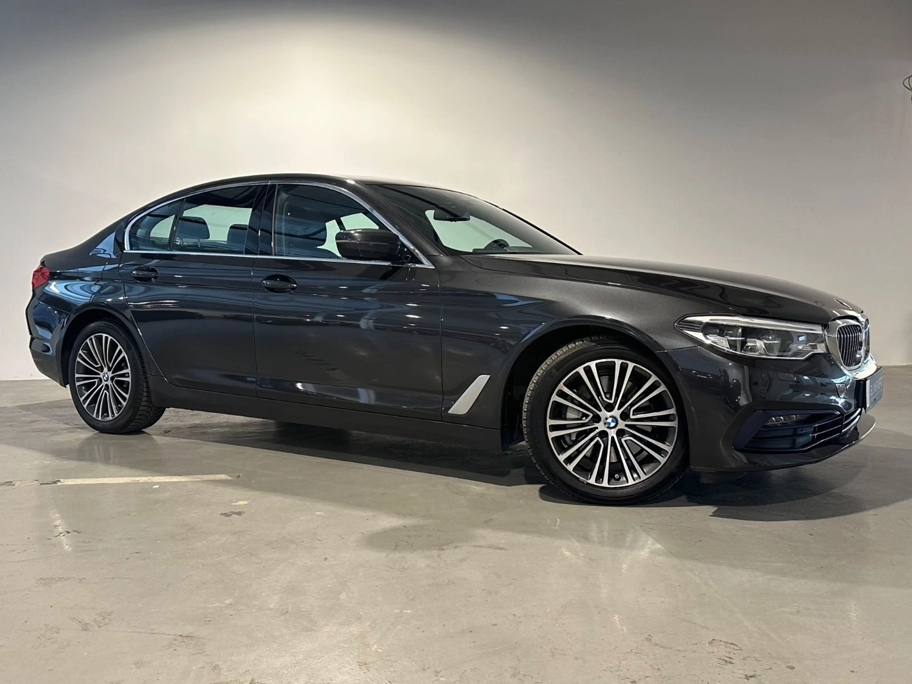BMW 530 i Sport Line*Schiebed.,Leder,ACC,Leder,Navi* — photo 2