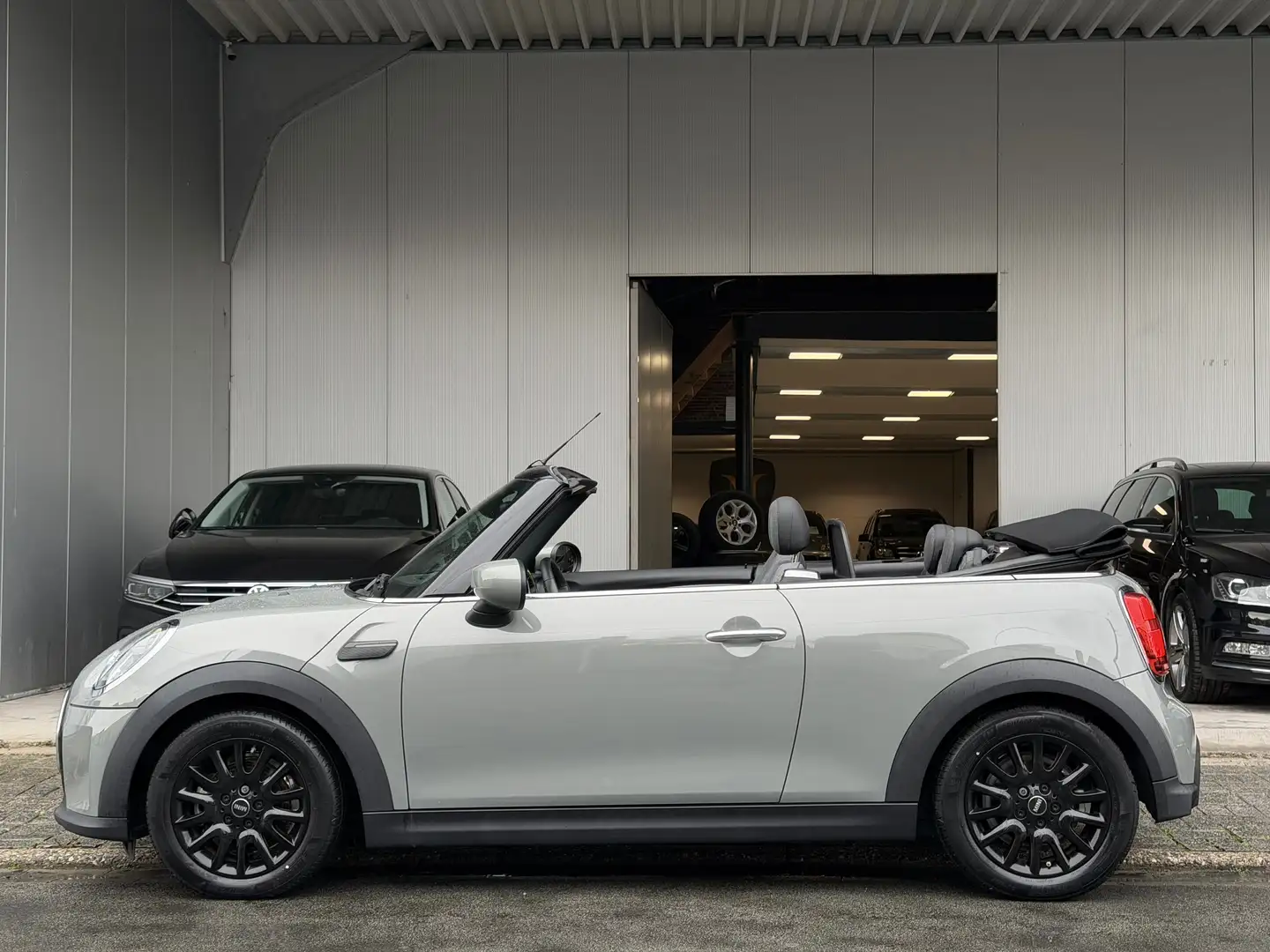 MINI Cooper Cabrio 1.5 - 2021 - Slechts 5.000 km - Navi / LED / New Grijs - 2