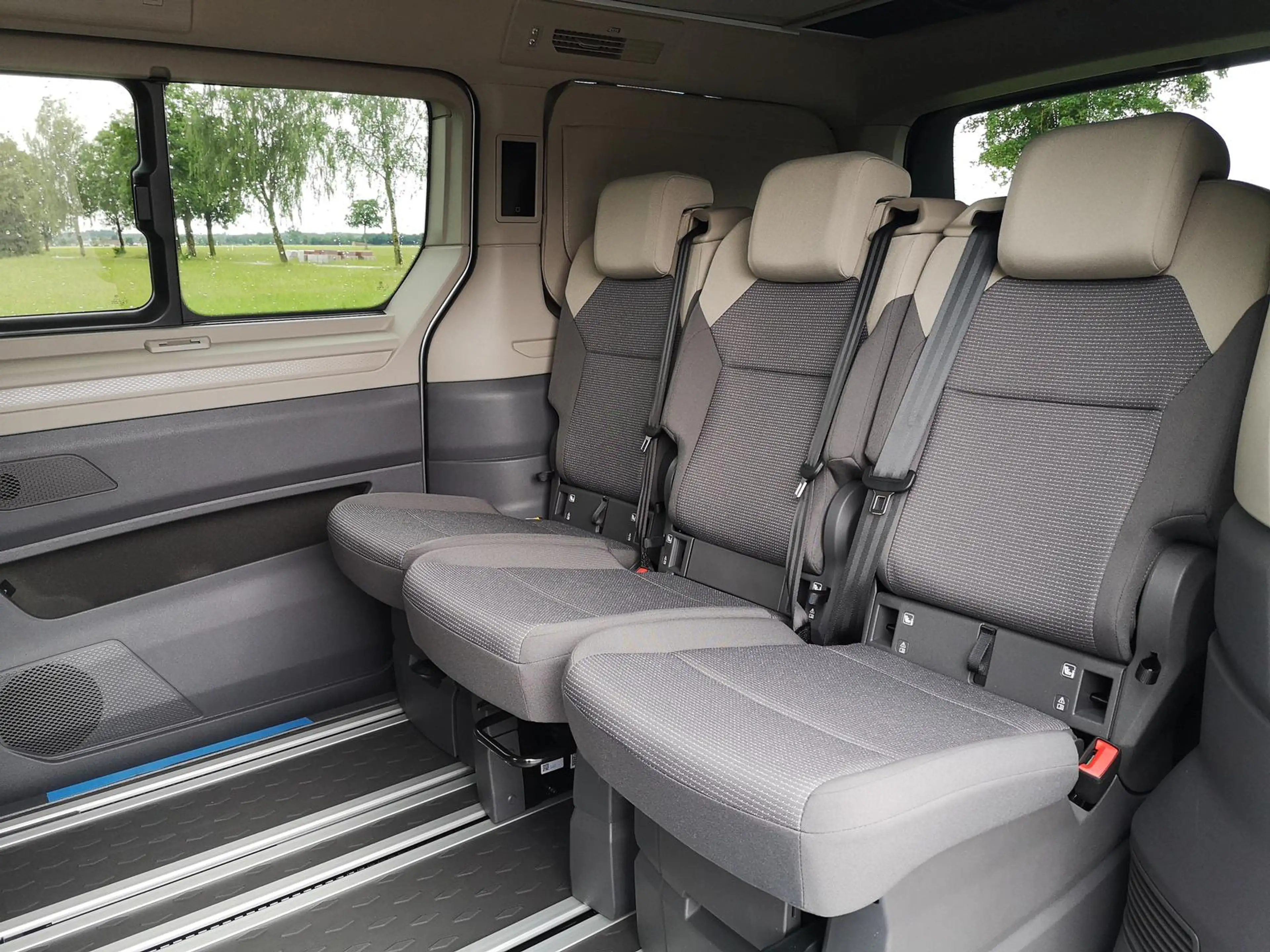 Volkswagen T7 California 2.0 TDI DSG Beach Camper — photo 6