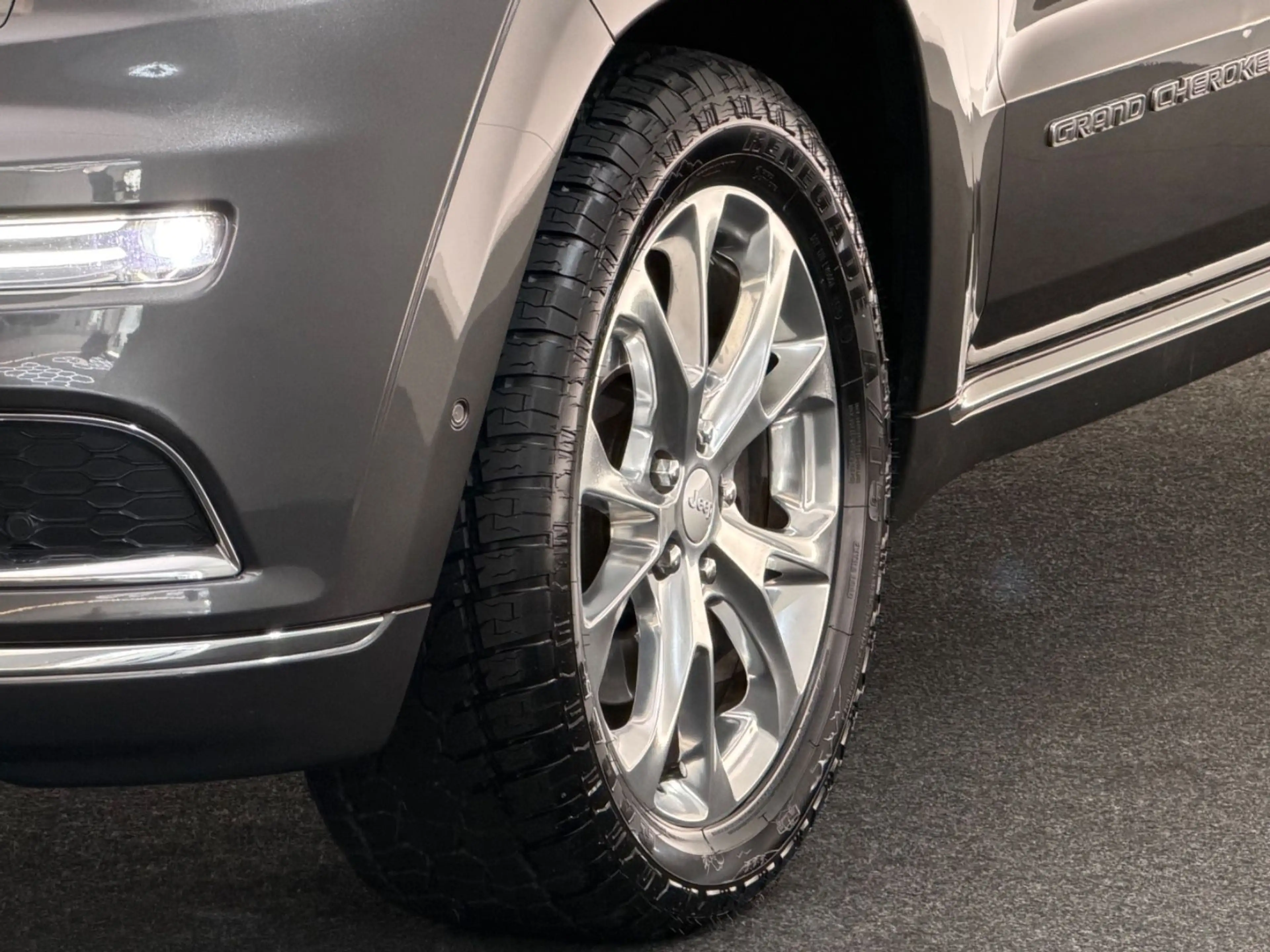 Jeep Grand Cherokee 3.0*SUMMIT*XENON-PANO-HARMAN-ACC — photo 14