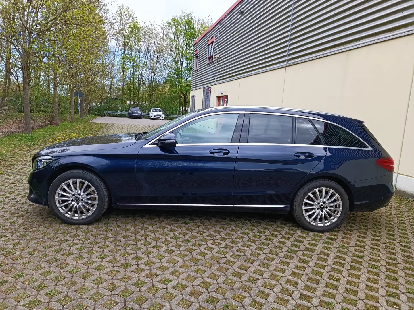Mercedes-Benz C 300 4Matic * TÜV / SERVICE NEU * LED * ANHÄNGERK Blau - 2