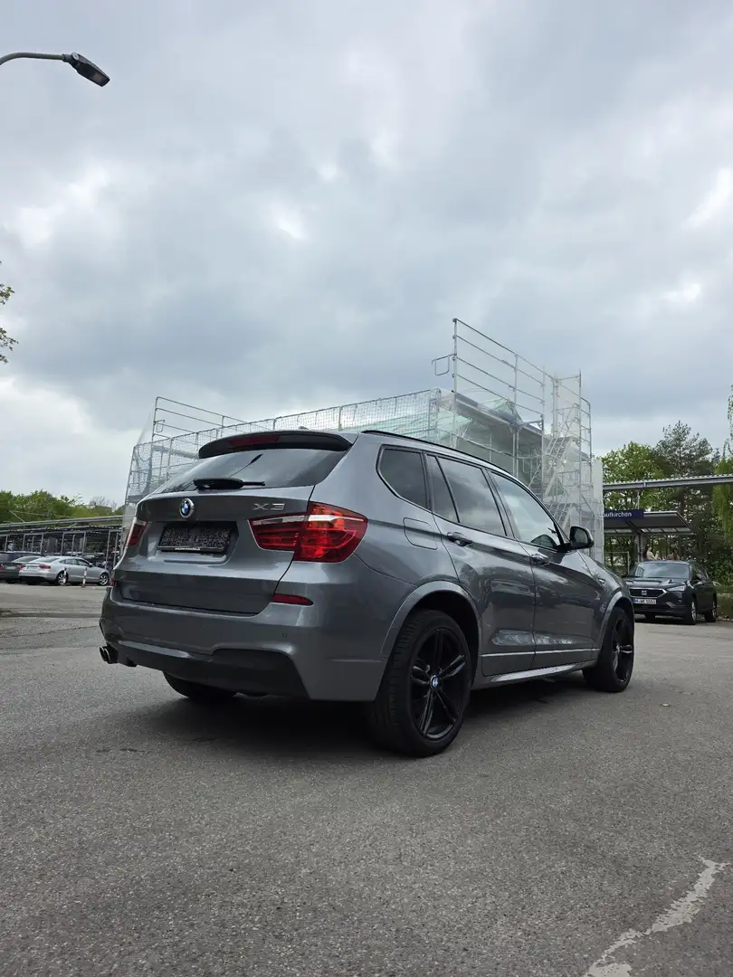 BMW X3 xDrive 30 d, M-Technik HUD, PANO, TÜV neu, etc. Grau - 2