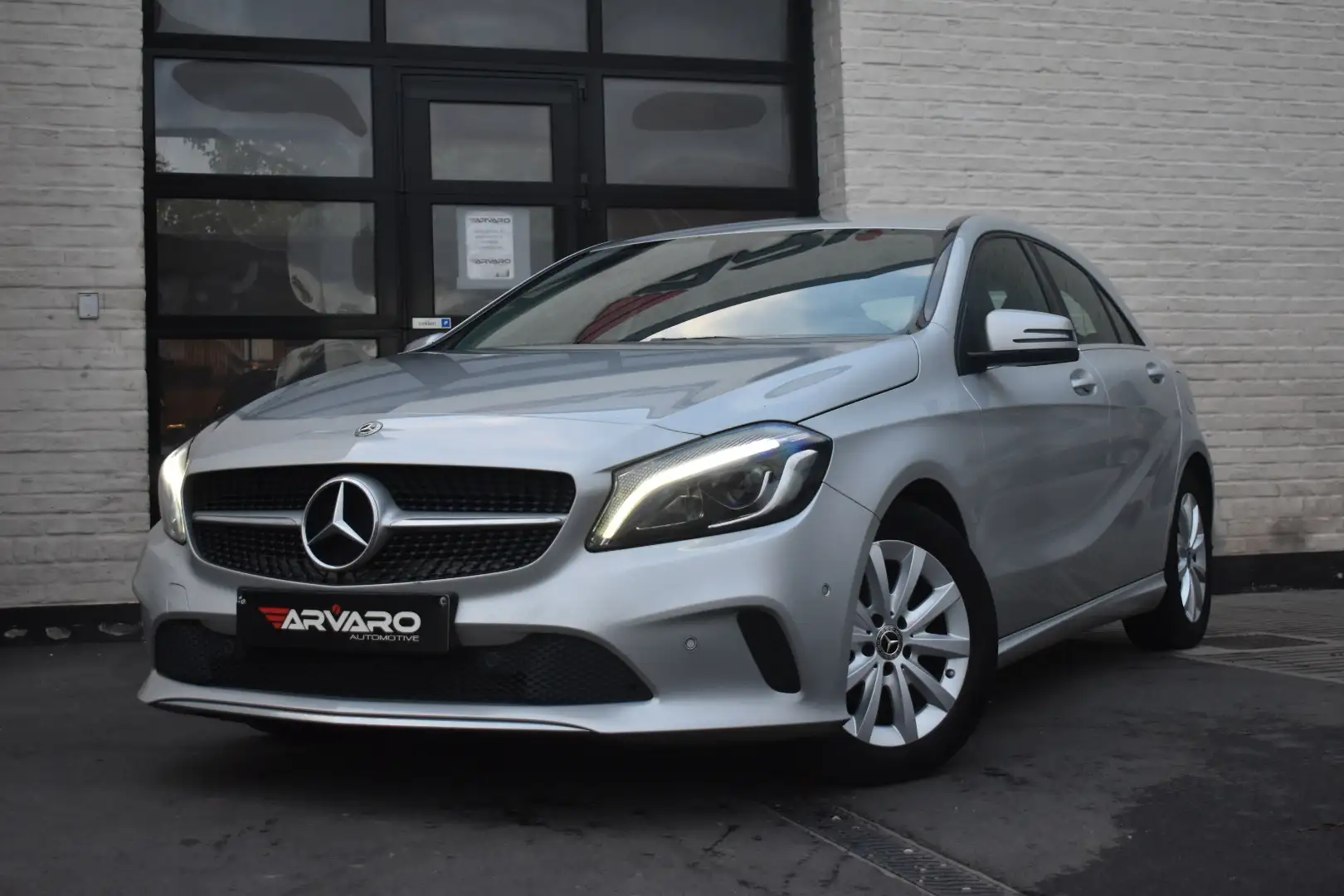 Mercedes-Benz A 180 d Style / Leder / Cruise / PDC / Navi / Garantie Argent - 2