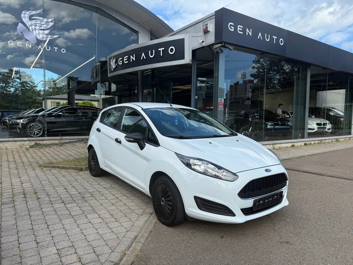 Ford Fiesta 1.25i Ambiente Airco Radar de Recul Aux Euro 6 Blanc - 1