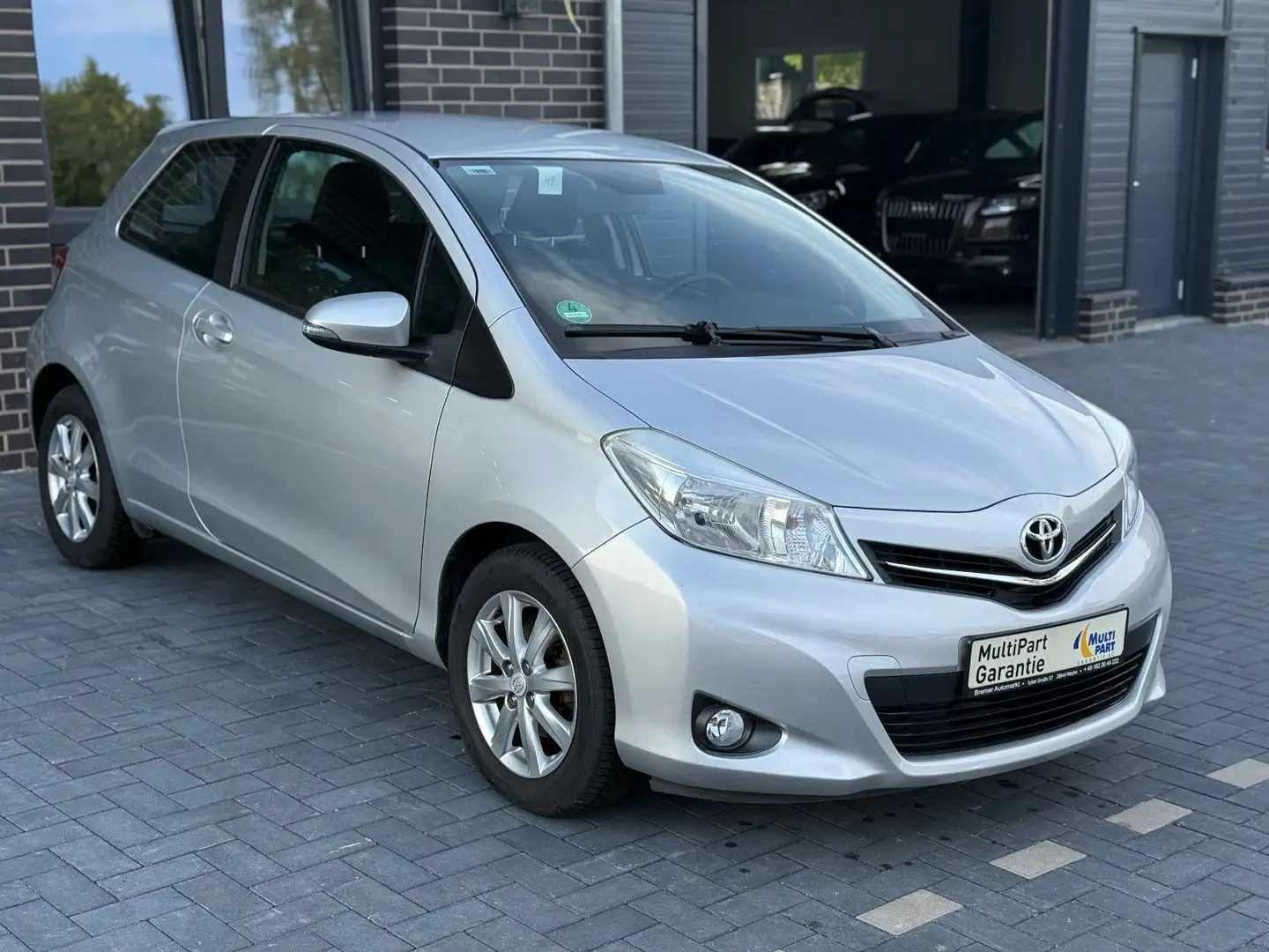 Toyota Yaris Cool 3 türig*Klima*Eleck-F*Tüv Neu*1Hand** Argent - 1