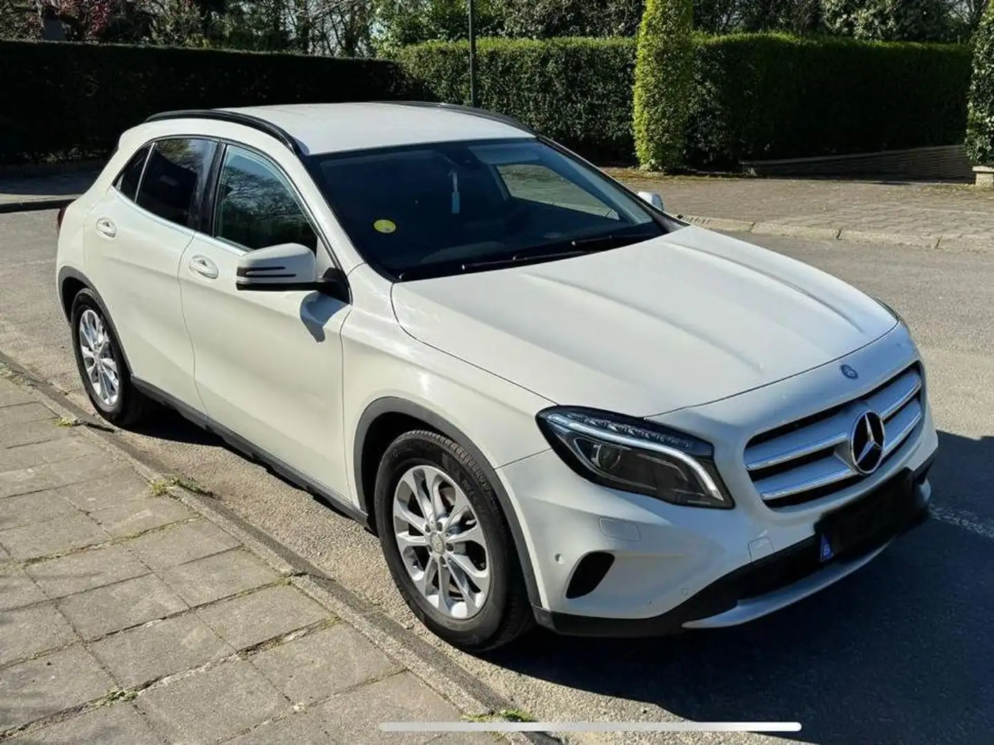 Mercedes-Benz GLA 200 GLA 200 d Белый - 1