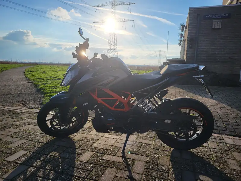 KTM 125 Duke - foto 2