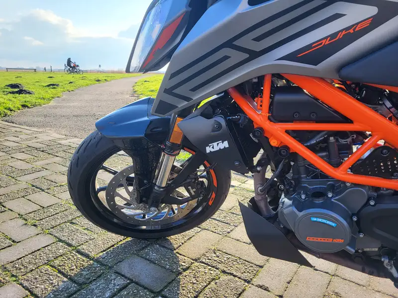 KTM 125 Duke - foto 8